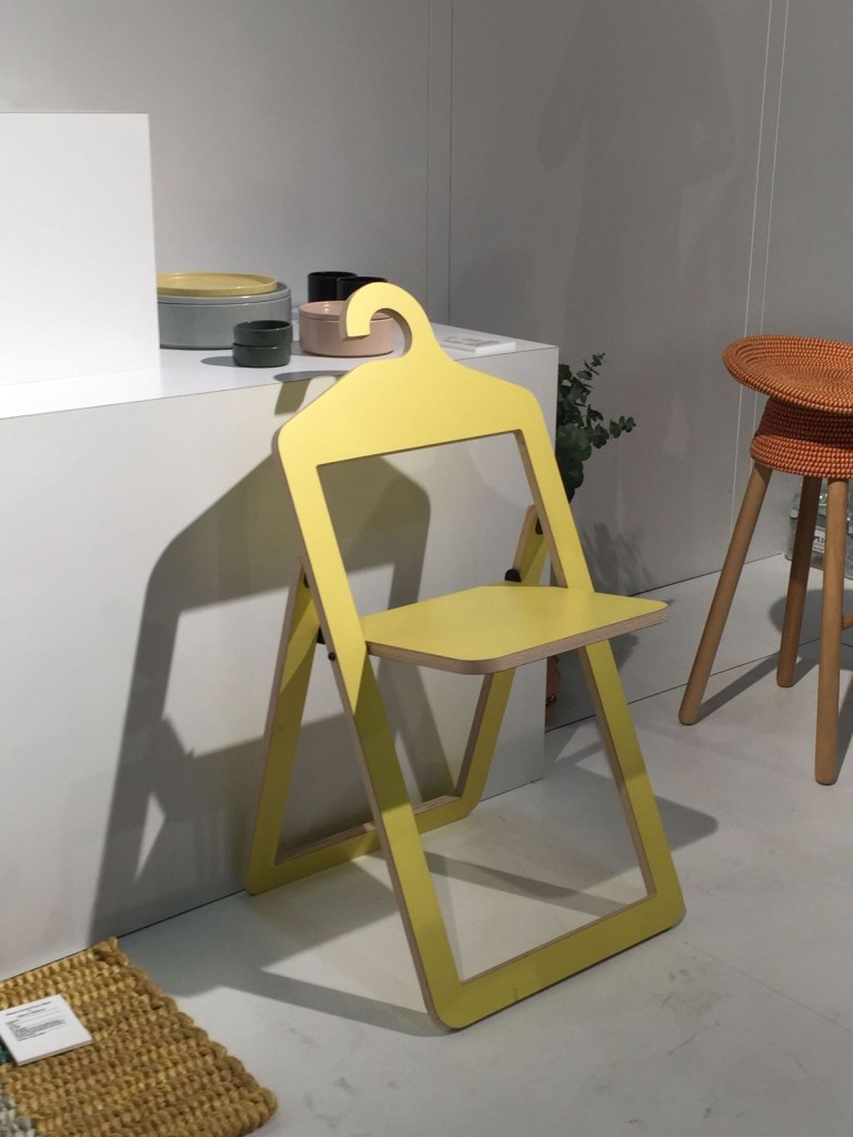 Yellow-Folding-Umbra-Chair
